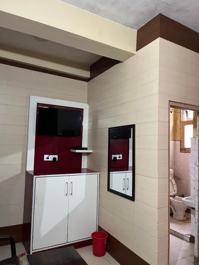 Dream Land Hotel Джаму Екстериор снимка