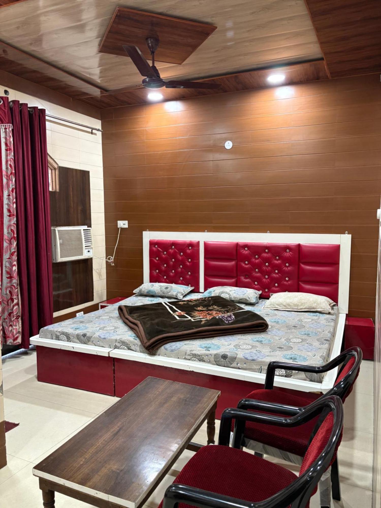 Dream Land Hotel Джаму Екстериор снимка