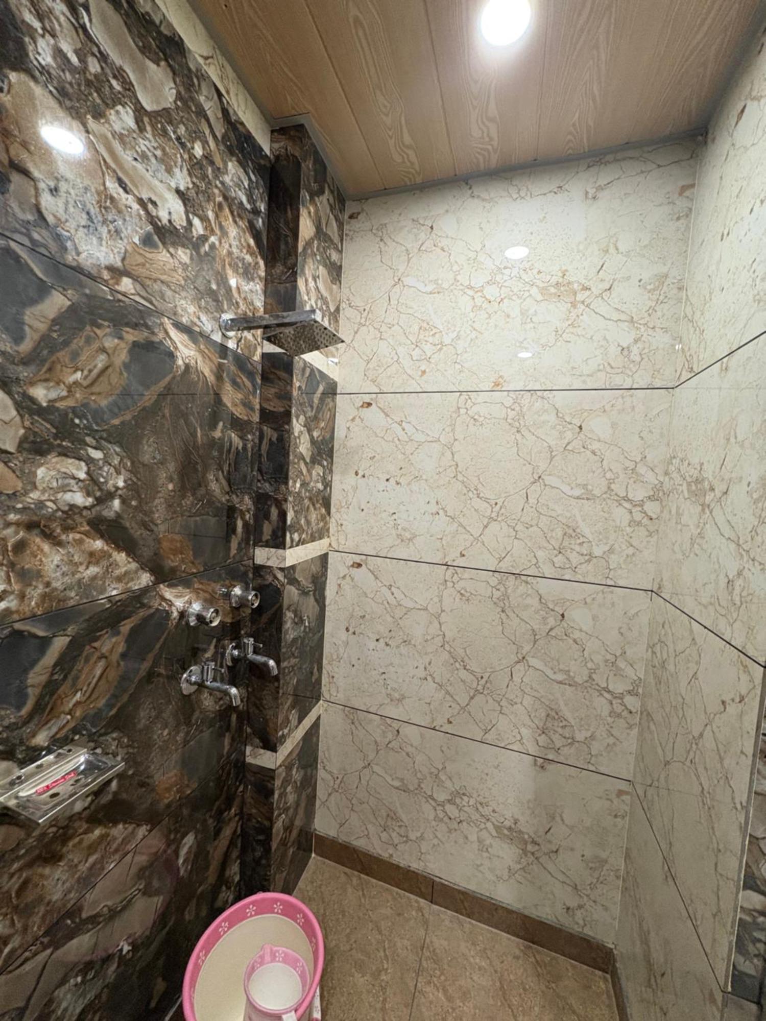 Dream Land Hotel Джаму Екстериор снимка