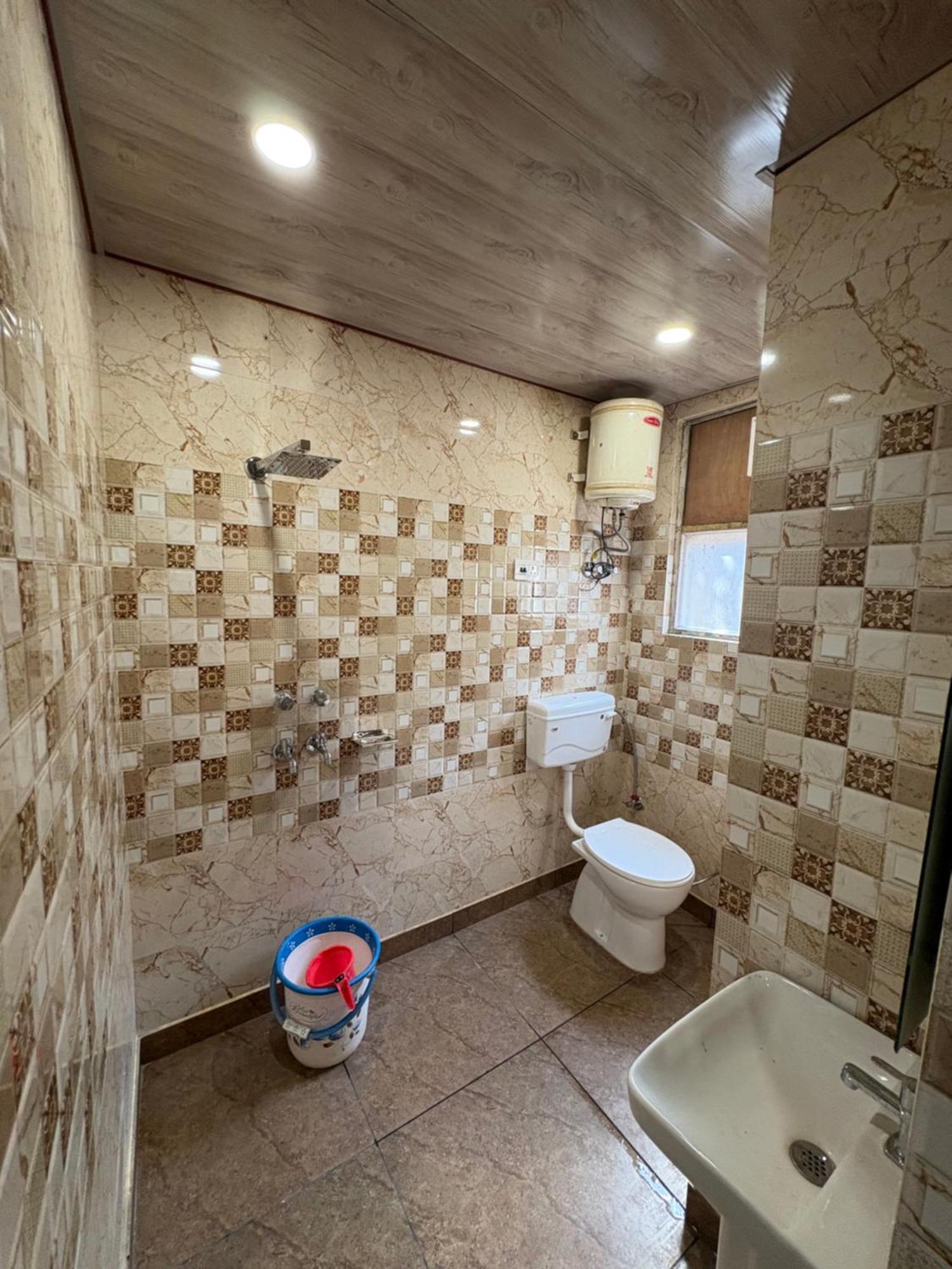 Dream Land Hotel Джаму Екстериор снимка